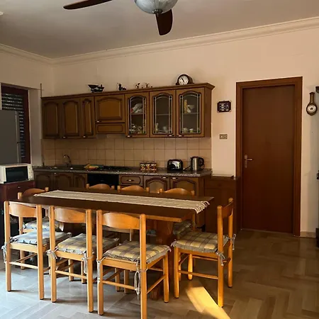 Cosy 2 Bedroom In Relaxing Seaside Town