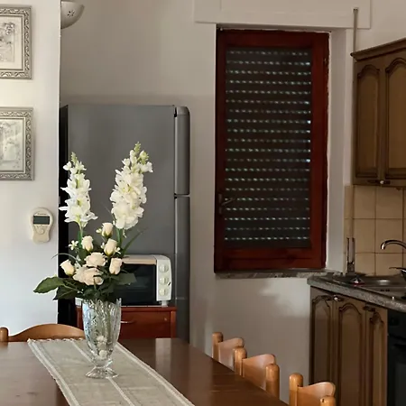 Apartment Cosy 2 Bedroom In Relaxing Seaside Town
