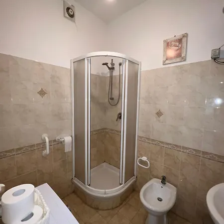 Apartment Cosy 2 Bedroom In Relaxing Seaside Town